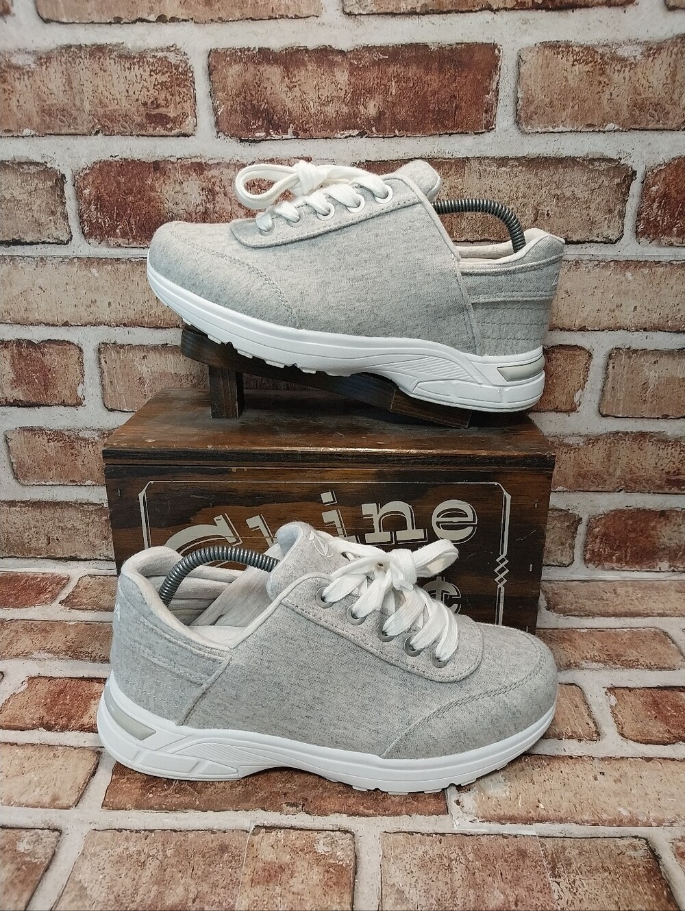 Pre-owned Zeba Hands Free Sneakers
